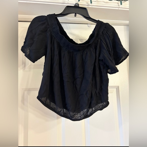 Black off the shoulders top - Picture 1 of 4
